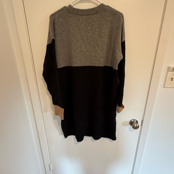 Madewell Gray and Black Raglan Sleeve Sweater Dress - Picture 2 of 4
